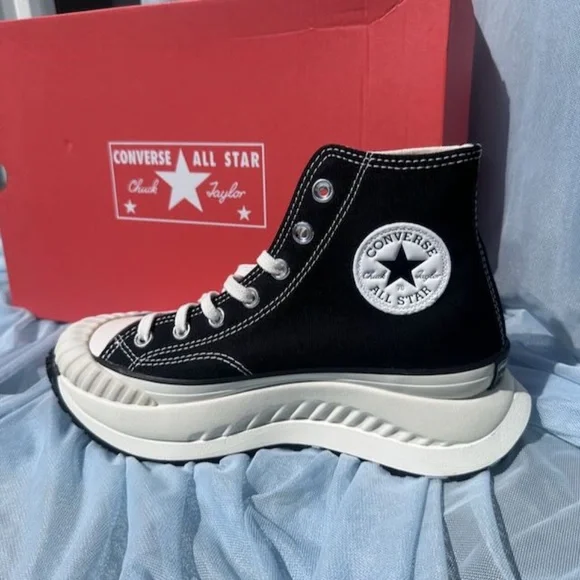NWT Converse Platform Shoes - Picture 2 of 6